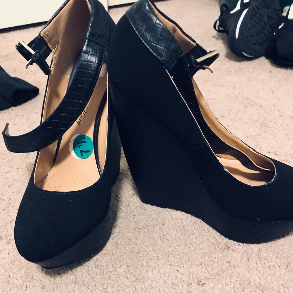 Black closed toe wedges